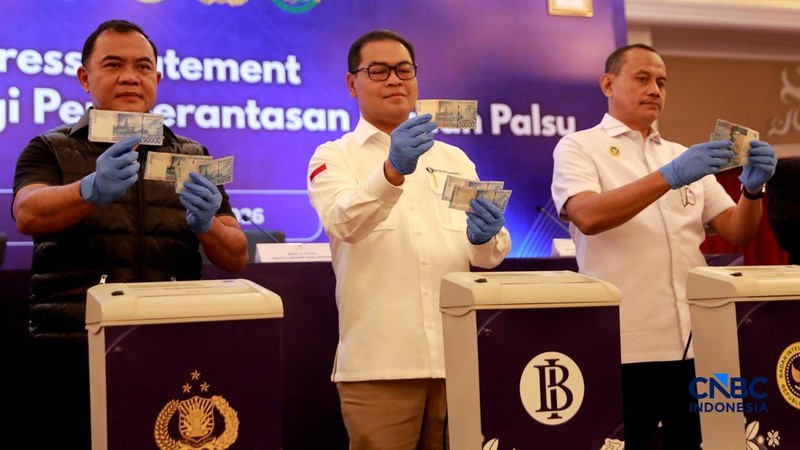 Konferensi Pers Pemusnahan Rupiah Palsu Hasil Klarifikasi Bank Indonesia di Gedung Kebun Sirih lt. 6, Kompleks Kantor Pusat BI, Jakarta, Rabu, (13/5/2026).