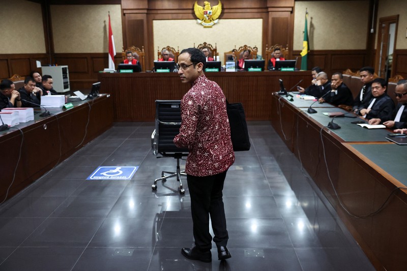 Mantan Menteri Pendidikan, Kebudayaan, Riset, dan Teknologi Nadiem Anwar Makarim dituntut hukuman 18 tahun penjara saat sidang lanjutan di Pengadilan Tipikor, Jakarta, Rabu (13/5/2026). Jaksa menyakini Nadiem bersalah dalam kasus dugaan tindak pidana korupsi pengadaan laptop Chromebook dan Chrome Device Management (CDM). (REUTERS/Willy Kurniawan)