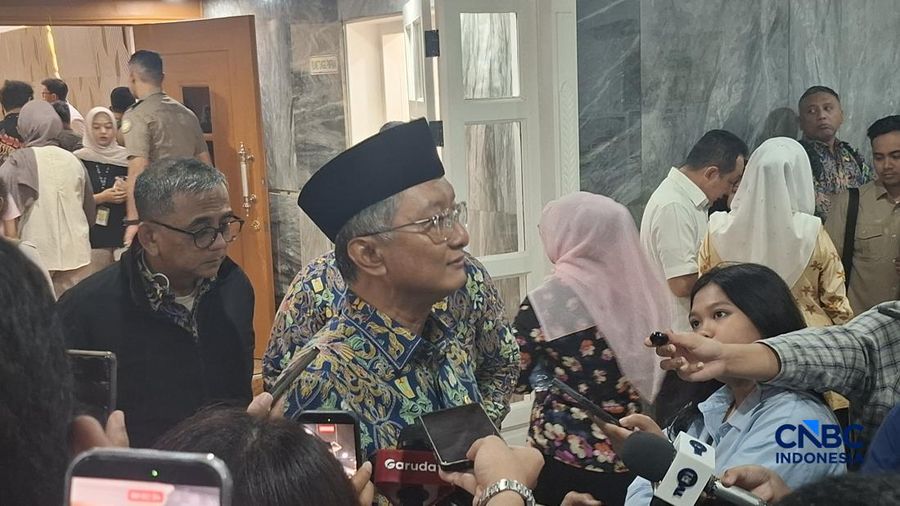 Menteri Pekerjaan Umum (PU) Dody Hanggodo saat ditemui wartawan di gedung DPR RI, Rabu (13/5/2026). (CNBC Indonesia/Chandra Dwi Pranata)