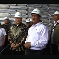 Menteri Pertanian sekaligus Kepala Badan Pangan Nasional (Bapanas) Amran Sulaiman bersama importir beras asal Malaysia dalam Dialog Swasembada Pangan Rabu (13/5/2026). (Tangkapan Layar Youtube/Kementan)
