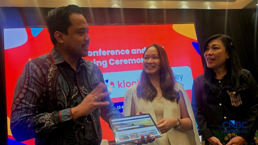 Perusahaan BUMN, yaitu PT. Garuda Indonesia (Persero) Tbk. (GIAA) dan PT Aviasi Pariwisata Indonesia (InJourney) menggandeng platform perjalanan wisata asal Asia Pasifik, Klook di Hotel Langham Jakarta, Rabu (13/5/2026). (CNBC Indonesia/Romys Binekas