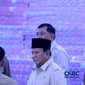 Foto: Presiden Prabowo Subianto saat menghadiri seremoni penyerahan denda administratif dan penyelamatan keuangan negara serta penguasaan kembali kawasan hutan yang digelar di kompleks Kejaksaan Agung, Jakarta Selatan, Rabu (13/5/2026). (CNBC Indones