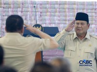 Presiden Prabowo Subianto saat seremoni tumpukan uang saat Penyerahan Denda Administratif dan Lahan Kawasan Hutan di Kejaksaan Agung, Jakarta, Rabu (13/5/2026). (CNBC Indonesia/Muhammad Sabki)