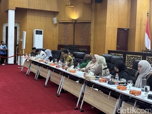 Kepala SPPG yang Sebabkan Keracunan 200 Siswa Surabaya Bohong Punya SLHS