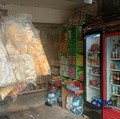 Warung Madura di sekitar kawasan permukiman Cirendeu, Tangerang Selatan, Selasa (13/5/2026). (CNBC Indonesia/Ferry Sandi)