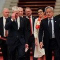 CEO Nvidia Jensen Huang, CEO Apple Tim Cook, dan CEO Citi Jane Fraser tiba untuk pertemuan antara Perdana Menteri China Li Qiang dan perwakilan bisnis AS, di Balai Besar Rakyat di Beijing, China, 14 Mei 2026. (REUTERS/Go Nakamura/Pool)