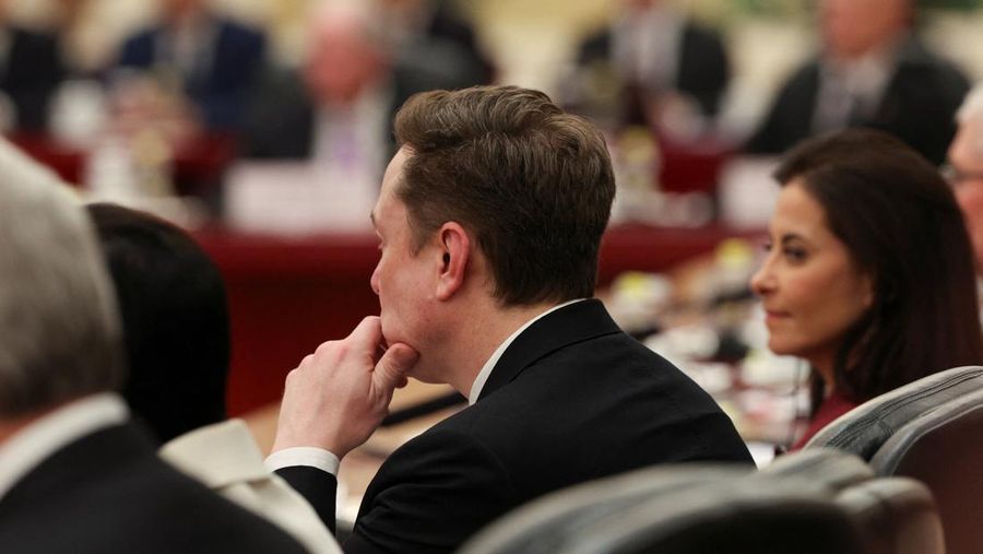 CEO Tesla Elon Musk menghadiri pertemuan antara Perdana Menteri China Li Qiang dan perwakilan bisnis AS, di Balai Besar Rakyat di Beijing, China, 14 Mei 2026.