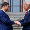 Presiden AS Donald Trump berpartisipasi dalam acara-acara di Balai Agung Rakyat dan melakukan salam dengan Presiden Republik Rakyat China Xi Jinping pada 14 Mei 2026, di Beijing, China, selama kunjungan yang berfokus pada perdagangan, keamanan region