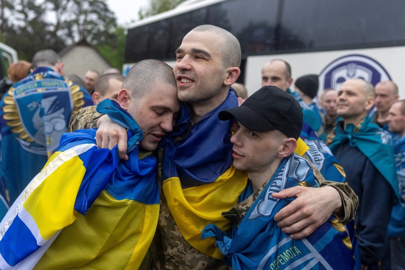 Otoritas Rusia dan Ukraina saling melakukan pertukaran tahanan terbaru pekan ini, Jumat (15/5/2026). Total 40 tentara telah dibebaskan dalam pertukaran tahanan itu. REUTERS/Thomas Peter)