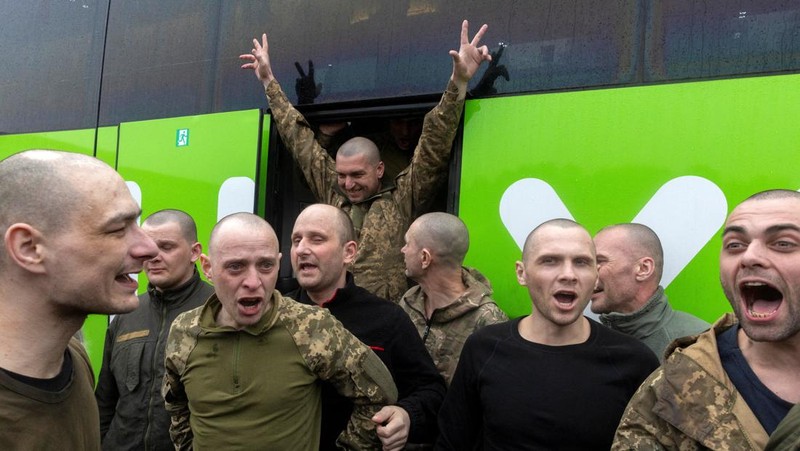 Otoritas Rusia dan Ukraina saling melakukan pertukaran tahanan terbaru pekan ini, Jumat (15/5/2026). Total 40 tentara telah dibebaskan dalam pertukaran tahanan itu. REUTERS/Thomas Peter)
