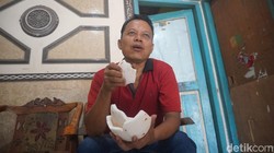 Kebiasaan Unik Imron Tukang Ojek di Jombang Tak Bisa Makan Tanpa Kelapa