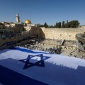 Puluhan pemukim Israel menyerbu kompleks suci Masjid Al-Aqsa di Yerusalem Timur pada Kamis (14/5/2026) pagi waktu setempat. Aksi penyerbuan itu disebut dilakukan di bawah perlindungan pasukan keamanan Israel. (REUTERS/Ronen Zvulun)