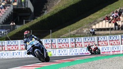 Hasil Sprint Race MotoGP Catalunya 2026: Ketat! Alex Marquez Asapi Acosta