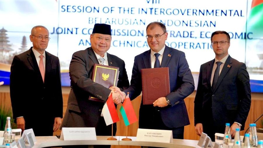 Indonesia dan Belarus menandatangani Agreed Minutes Sidang Komisi Bersama (SKB) ke-8 dan Kesepakatan Kerja Sama Antar Pelaku Usaha. (Dok. Humas Kemenko Perekonomian)