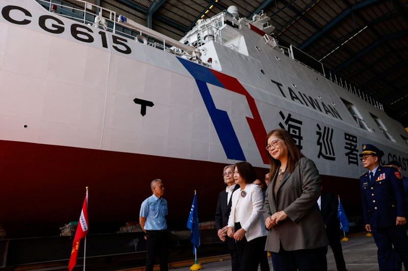 Menteri Dewan Urusan Kelautan Taiwan, Kuan Bi-ling, memperkenalkan