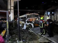 Tabrakan Maut Jalan Tol 13 Tewas, Minivan Kapasitas 9 Diisi 16