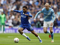 Foto: Duel Reece James (Chelsea) dan Erling Haaland (Manchester City) pada final Piala FA di Stadion Wembley, London, Inggris, Sabtu (16/5/2026). (Action Images via Reuters/Peter Cziborra)