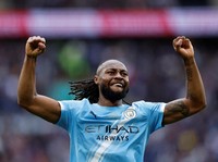 Antoine Semenyo merayakan gol pertama Manchester City.