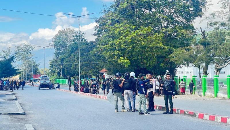 Perang antarsuku di Wamena, Papua, menyebabkan 472 warga mengungsi. (Dok. istimewa via Detikcom)