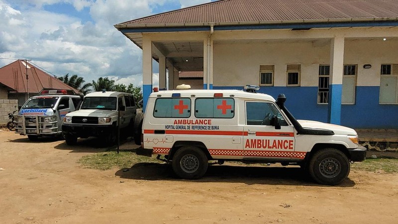 Ambulans-ambulans terparkir di Rumah Sakit Rujukan Umum Bunia menyusul konfirmasi wabah Ebola yang melibatkan strain Bundibugyo di Bunia, provinsi Ituri, Republik Demokratik Kongo, 16 Mei 2026.