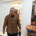 Gubernur BI, Perry Warjiyo menghadiri rapat kerja Komisi XI DPR, Jakarta, Senin (18/5/2026). (CNBC Indonesia/Robertus Andrianto Serin)