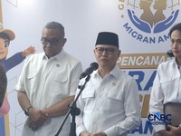 Menteri P2MI Mukhtarudin saat ditemui wartawan setelah meluncurkan Gerakan Nasional Migran Aman, Senin (18/5/2026). (CNBC Indonesia/Chandra Dwi)