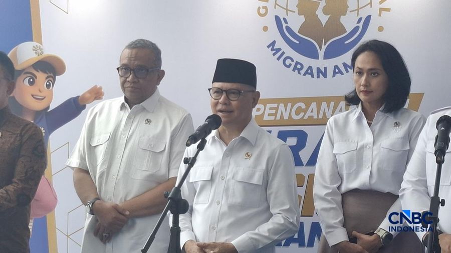 Menteri P2MI Mukhtarudin saat ditemui wartawan setelah meluncurkan Gerakan Nasional Migran Aman, Senin (18/5/2026). (CNBC Indonesia/Chandra Dwi)
