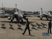 Pesawat jet tempur Multi-Role Combat Aircraft (MRCA) Rafale, A400M MRTT, Falcon 8X, Smart Weapon Hammer dan Missile Meteor di Lanud Halim Perdana Kusuma, Jakarta, Senin (18/5/2026). (CNBC Indonesia/Muhammad Sabki)