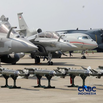 Potret 'Berjejer' Jet Tempur hingga Rudal Meteor Tiba di RI