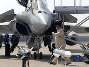Presiden Prabowo Subianto saat hadir dalam acara penyerahan pesawat jet tempur Multi-Role Combat Aircraft (MRCA) Rafale, A400M MRTT, Falcon 8X, Radar GCI, Smart Weapon Hammer dan Missile Meteor di Lanud Halim Perdana Kusuma, Jakarta, Senin (18/5/2026