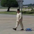 Presiden Prabowo Subianto saat hadir dalam acara Penyerahan Pesawat jet tempur Multi-Role Combat Aircraft (MRCA) Rafale, A400M MRTT, Falcon 8X serta Radar GCI, Smart Weapon Hammer dan Missile Meteor di Lanud Halim Perdana Kusuma, Jakarta, Senin (18/5