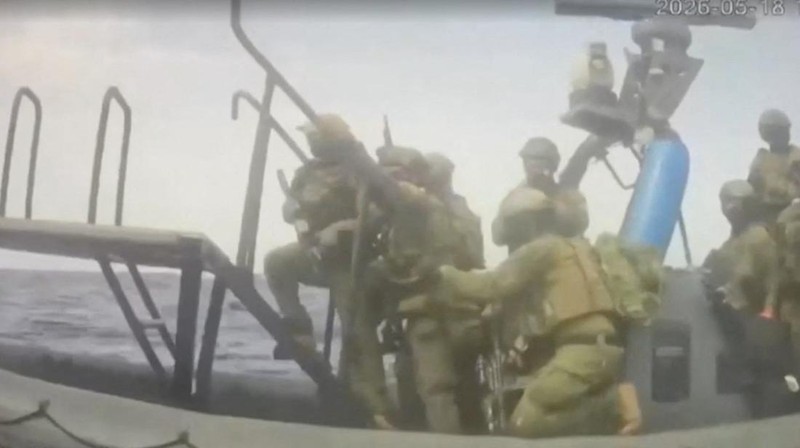 Angkatan laut Israel mencegat Armada Global Sumud yang sedang menuju Gaza di perairan internasional, Senin (18/5/2026). (Global Sumud Flotilla/Handout via REUTERS)