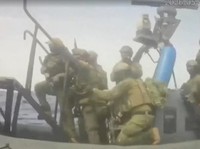 Angkatan laut Israel mencegat Armada Global Sumud yang sedang menuju Gaza di perairan internasional, Senin (18/5/2026). (Global Sumud Flotilla/Handout via REUTERS)