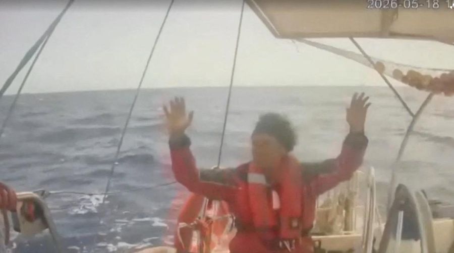 Angkatan laut Israel mencegat Armada Global Sumud yang sedang menuju Gaza di perairan internasional, Senin (18/5/2026). (Global Sumud Flotilla/Handout via REUTERS)