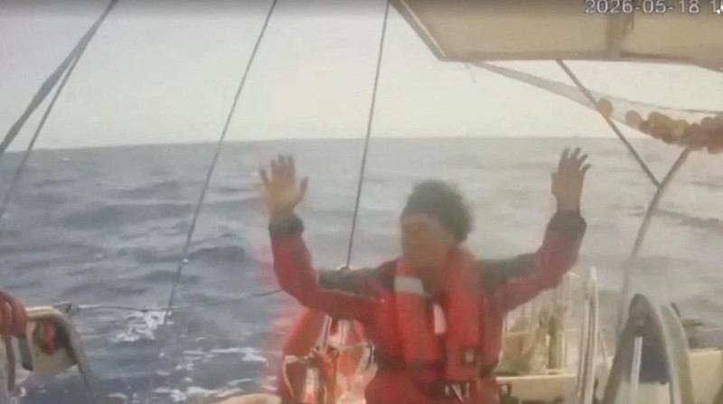 Angkatan laut Israel mencegat Armada Global Sumud yang sedang menuju Gaza di perairan internasional, Senin (18/5/2026). (Global Sumud Flotilla/Handout via REUTERS)