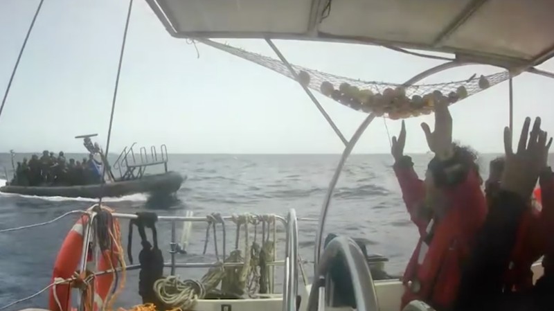 Angkatan laut Israel mencegat Armada Global Sumud yang sedang menuju Gaza di perairan internasional, Senin (18/5/2026). (Global Sumud Flotilla/Handout via REUTERS)
