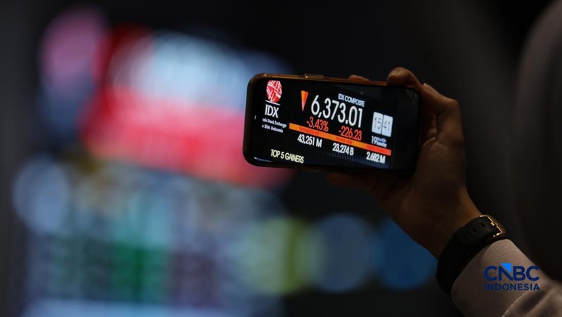 Indeks Harga Saham Gabungan (IHSG) kembali anjlok signifikan pada perdagangan hari ini, Selasa (19/5/2026).