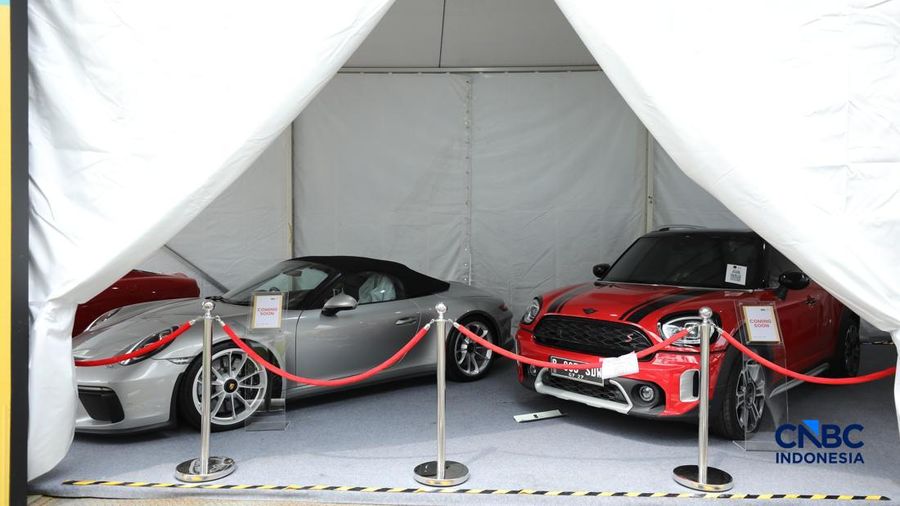 Kendaraan yang dilelang dalam pameran BPA Fair di Kantor BPA, Jalan Kebagusan Raya, Jakarta, Selasa (19/5/2026). (CNBC Indonesia/Tri Susilo)