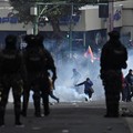 Ricuh selama pawai yang menyerukan pengunduran diri Presiden Bolivia Rodrigo Paz di La Paz, Bolivia, Senin (18/5/2026). (REUTERS/Claudia Morales)