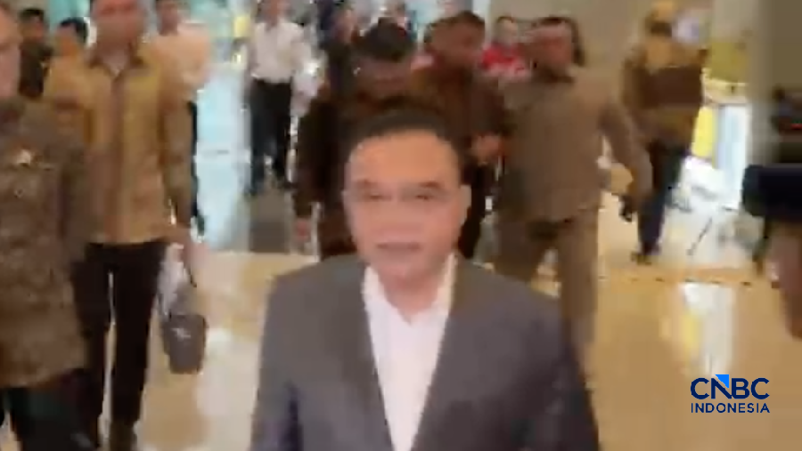 Wakil Ketua Dewan Perwakilan Rakyat Republik Indonesia (DPR RI) Sufmi Dasco Ahmad mengunjungi Bursa Efek Indonesia (BEI) di Jakarta, Selasa (19/5/2026). (CNBC Indonesia/Mentari Puspandini)