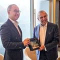 Foto: Wakil Ketua Majelis Permusyawaratan Rakyat Republik Indonesia dari Fraksi Partai Amanat Nasional Eddy Soeparno bertemu dengan Kepala Kebijakan Internasional dan Tata Kelola Temasek Ashok Mirpuri di Singapura, kemarin. (Dok. Tim Media Eddy Soepa