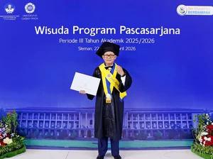 Di Usia 68 Tahun, Djoko Raih Gelar Master Teknik Fisika dari UGM