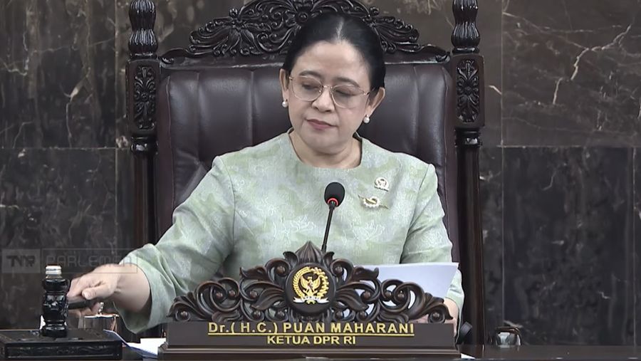 Ketua DPR RI Puan Maharani dalam Rapat Paripurna DPR RI ke-19 Terkait KEM dan PPKF RAPBN 2027 di Gedung DPR RI, Jakarta, Rabu (20/5/2026). (YouTube/ Sekretarat Presiden)