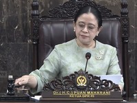 Ketua DPR RI Puan Maharani dalam Rapat Paripurna DPR RI ke-19 Terkait KEM dan PPKF RAPBN 2027 di Gedung DPR RI, Jakarta, Rabu (20/5/2026). (YouTube/ Sekretarat Presiden)