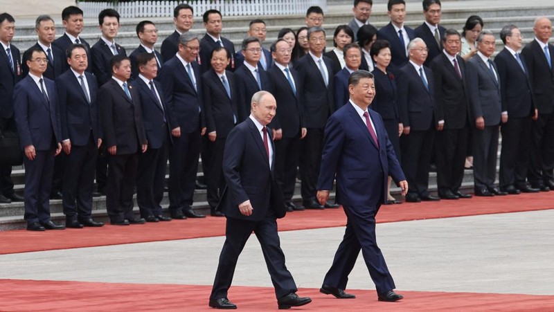 Presiden China Xi Jinping dan Presiden Rusia di Balai Besar Rakyat di Beijing, China, Rabu (20/5/2026). (REUTERS/Maxim Shemetov/Pool)