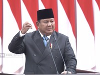 Presiden Prabowo Subianto menyampaikan pidato saat menghadiri Rapat Paripurna DPR RI ke-19 Terkait KEM dan PPKF RAPBN 2027 di Gedung DPR RI, Jakarta, Rabu (20/5/2026). (YouTube/ Sekretarat Presiden)