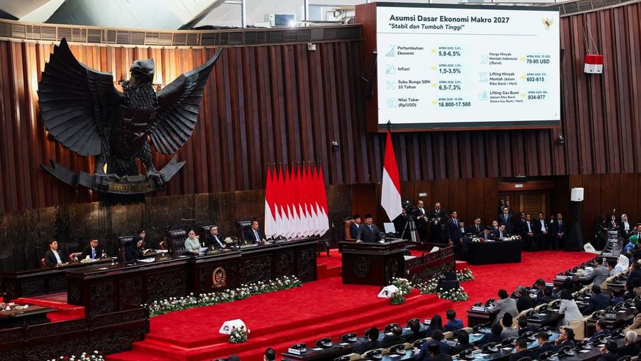 Presiden Prabowo Subianto menyampaikan pidato saat menghadiri Rapat Paripurna DPR RI ke-19 Terkait KEM dan PPKF RAPBN 2027 di Gedung DPR RI, Jakarta, Rabu (20/5/2026). (REUTERS/Willy Kurniawan)