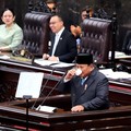 Momen Prabowo Minum Kopi di Rapat Paripurna DPR RI