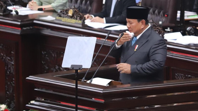 Presiden Prabowo Subianto menyampaikan pidato saat menghadiri Rapat Paripurna DPR RI ke-19 Terkait KEM dan PPKF RAPBN 2027 di Gedung DPR RI, Jakarta, Rabu (20/5/2026). (Pool/Wartawan Parlemen)