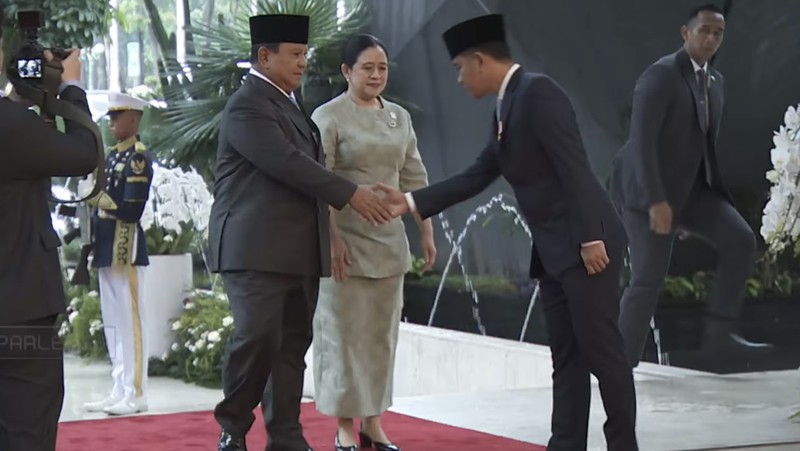 Presiden Prabowo Subianto tiba untuk menghadiri Rapat Paripurna DPR RI ke-19 Terkait KEM dan PPKF RAPBN 2027 di Gedung DPR RI, Jakarta, Rabu (20/5/2026). (YouTube/ Sekretarat Presiden)